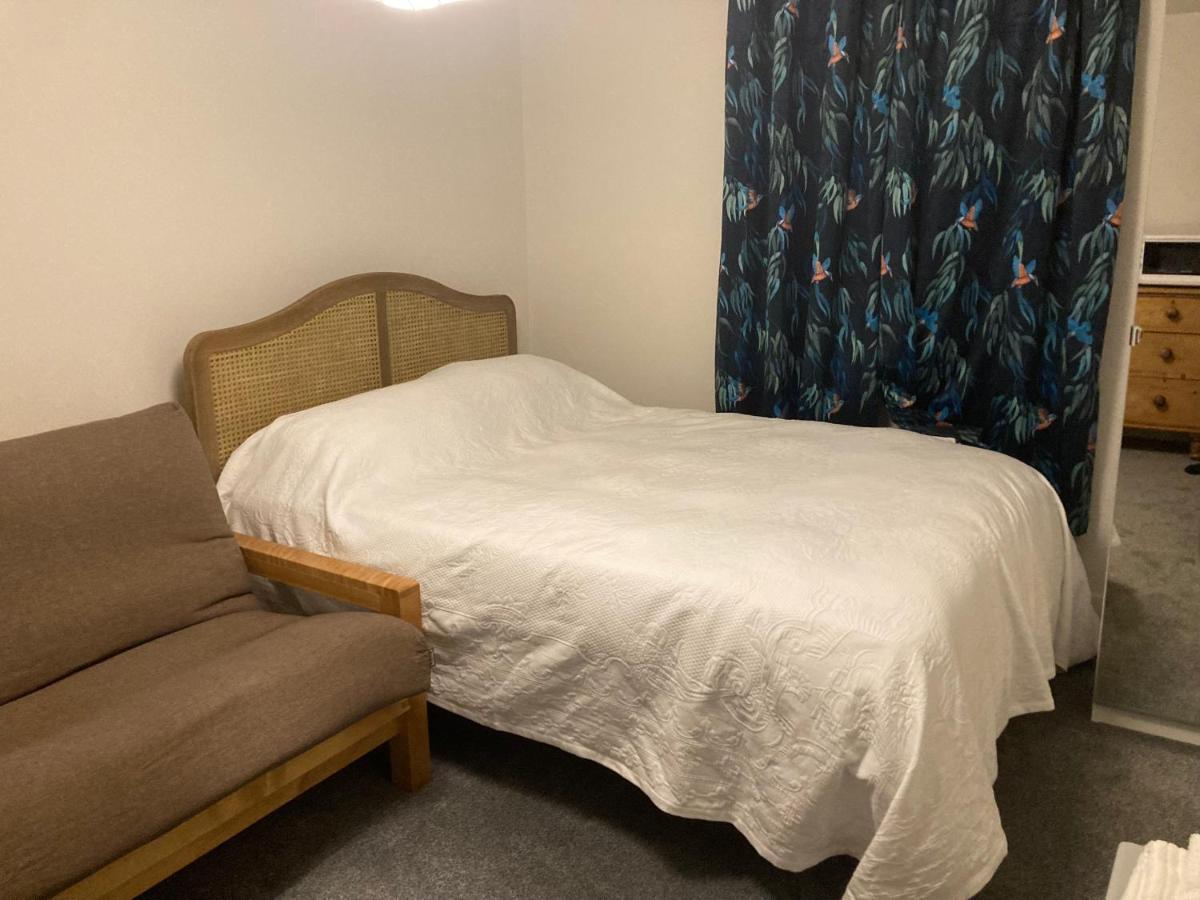 Beautiful 1-Bed Studio In Лондон Екстер'єр фото